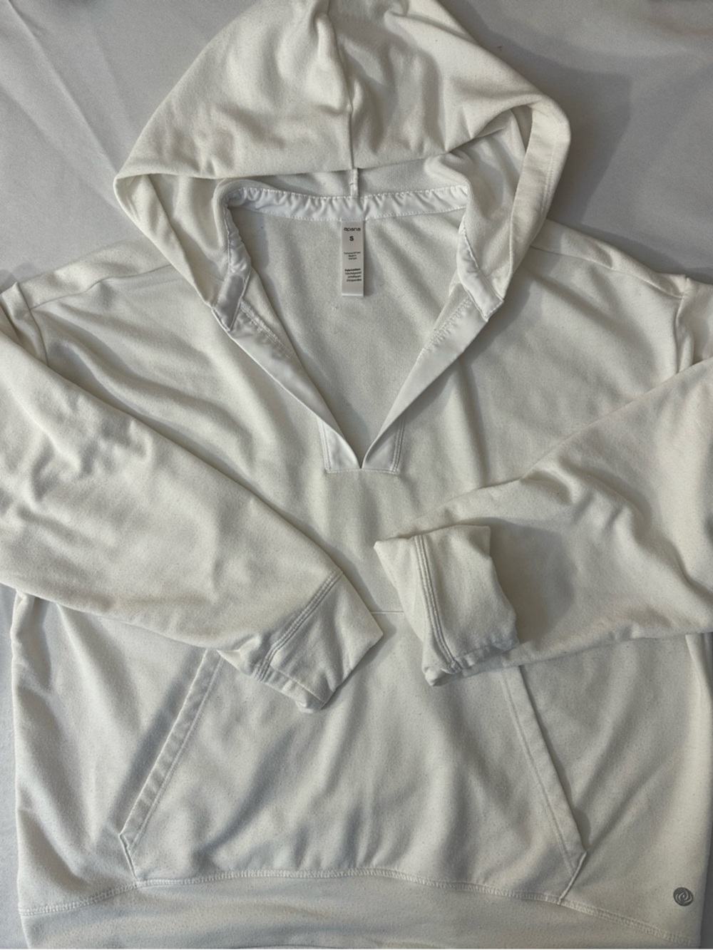 Apana White Zip-Up Hooded Sweater‎